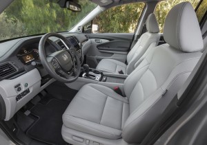 Honda-Ridgeline-2017 Interior