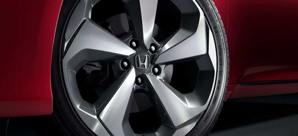 Close-up of the wheel of a 2019 Honda Accord
