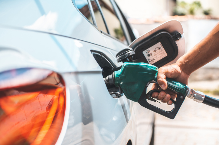 Pump Smart: Safe & Savvy Gas Tips